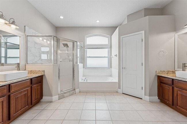 Building Photo - 25946 Buckthorn Ave
