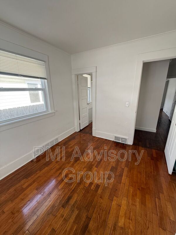 Building Photo - 1236 SW Jewell Ave