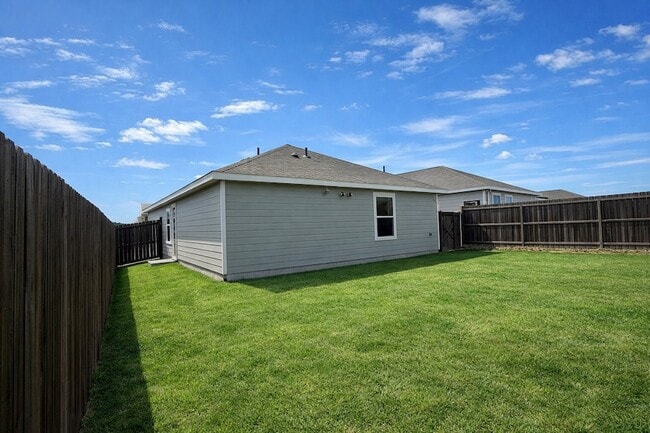 Building Photo - 1816 Barrie Wy