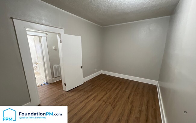 Building Photo - 699 Chelsea Ave