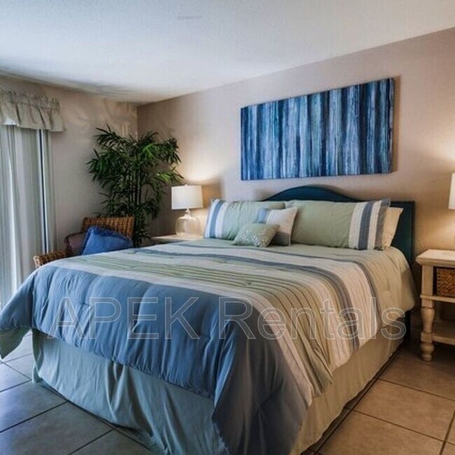 Building Photo - 2001 E Camino Parocela