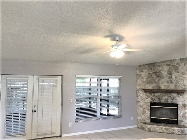 Building Photo - 805 Topaz Dr