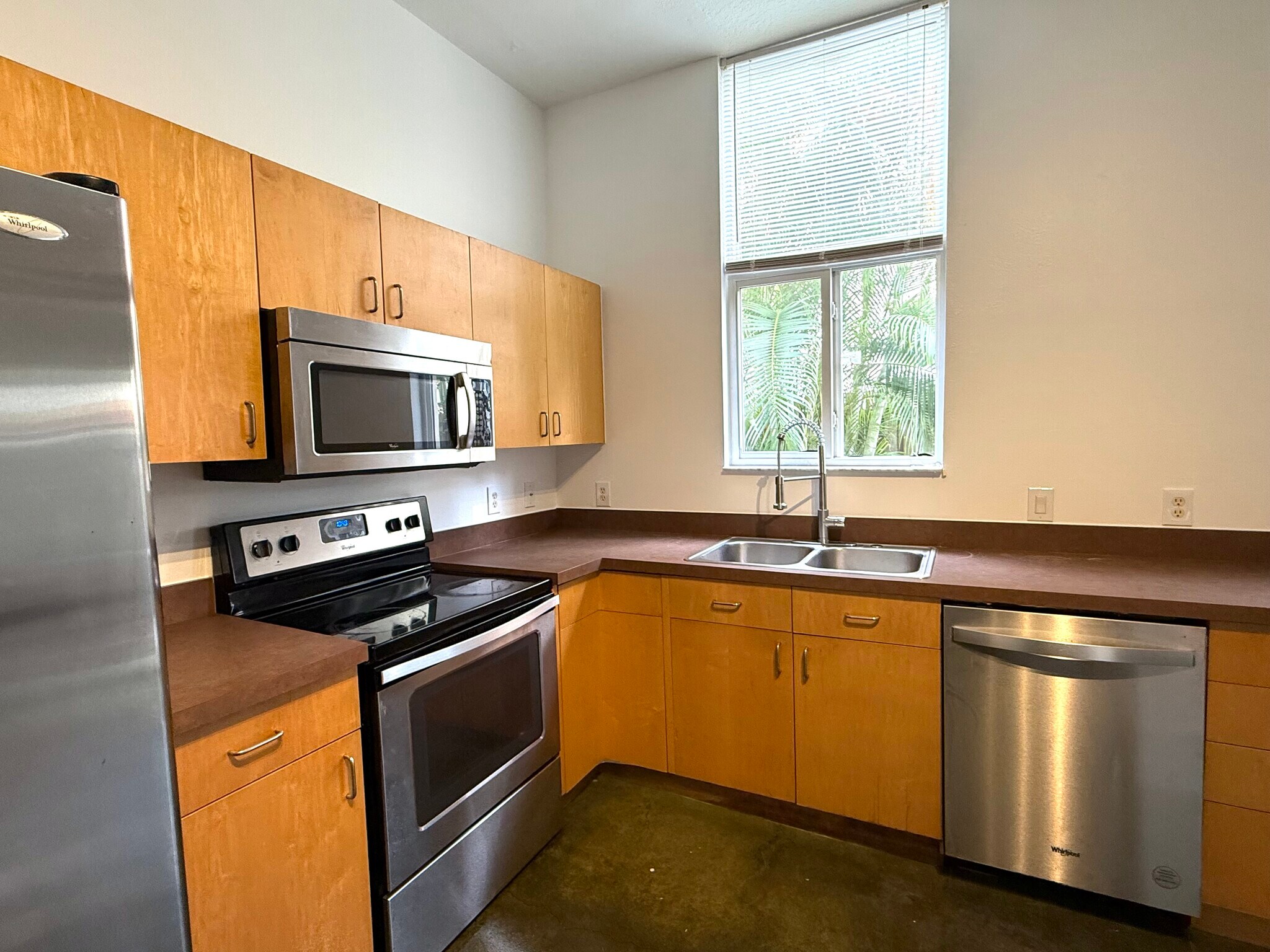 Building Photo - 829 3rd Ave N