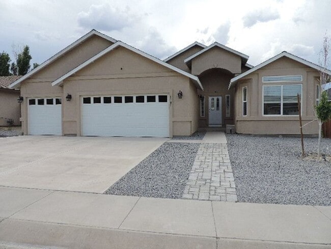 Primary Photo - Golf Course home for rent, 1997 sqft, 3 be...