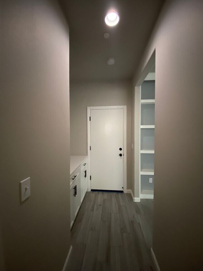 Building Photo - 3461 Alcove Way