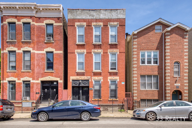 Building Photo - 1338 W. Huron-2R