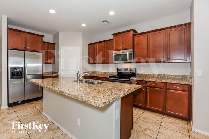 Building Photo - 1732 W Desert Spring Way