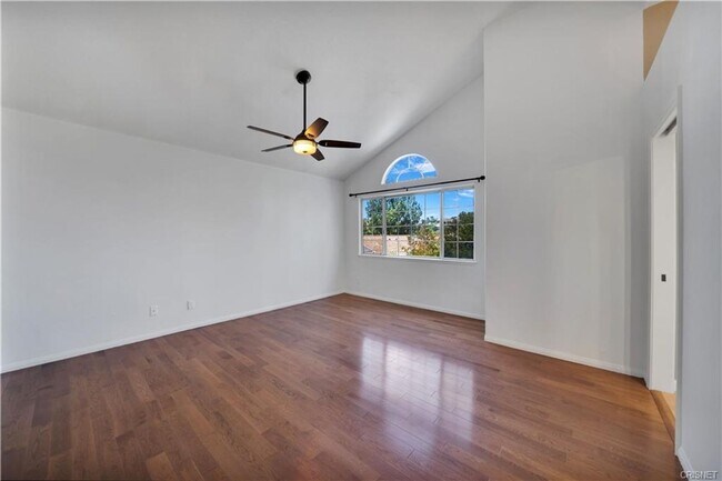 Building Photo - BEAUTIFUL LONE OAK HOME IN CALABASAS!