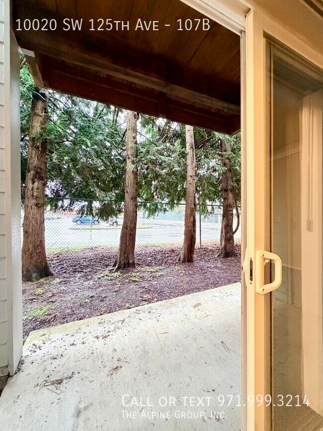 Building Photo - 10020 SW 125th Ave