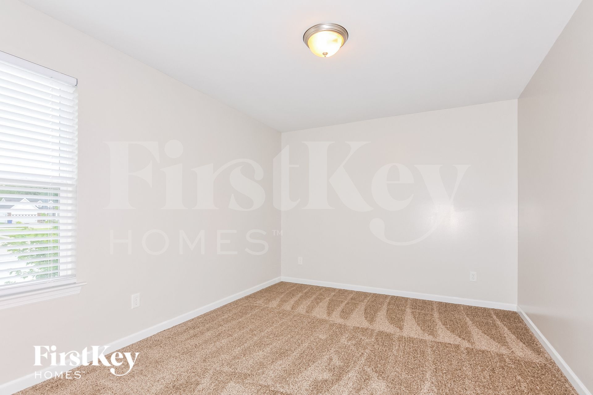 Building Photo - 135 Berry Manor Cir