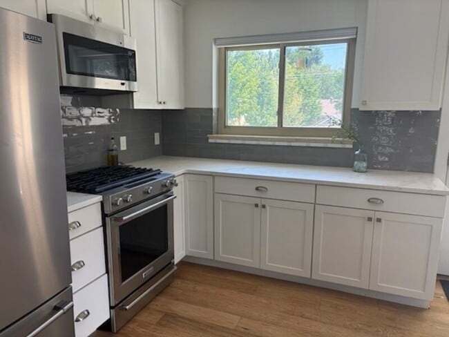 Building Photo - 550 Dudley St