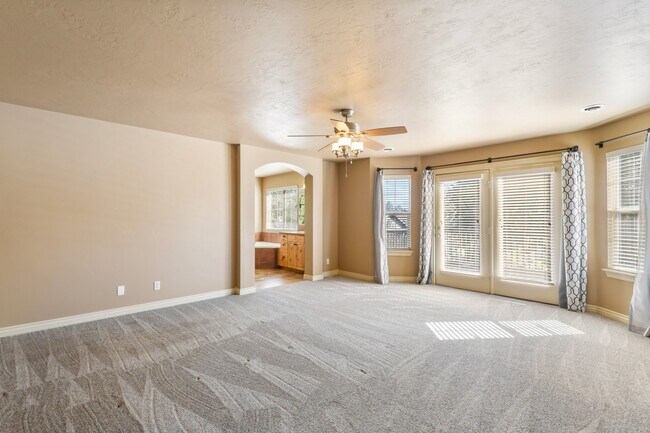 Building Photo - 5124 N Spangle Ave