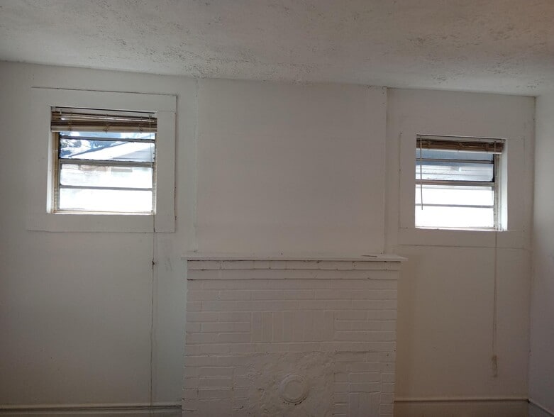 Building Photo - 3208 33rd St N