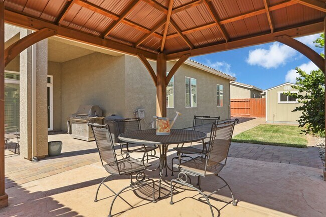 Building Photo - 1609 Maehl Dr
