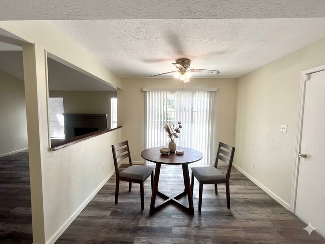 Building Photo - Move in Special! Bedroom 1.5 Bathroom 1 Car Garage