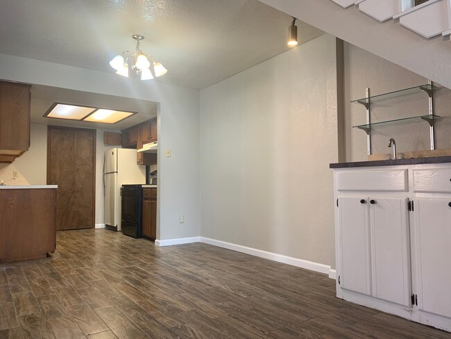 Building Photo - Westside Duplex for Lease near Sooner Mall!!!