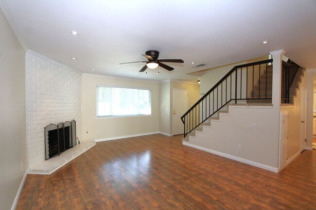 Building Photo - Two-Story 3-Bedroom Condo in Redlands!