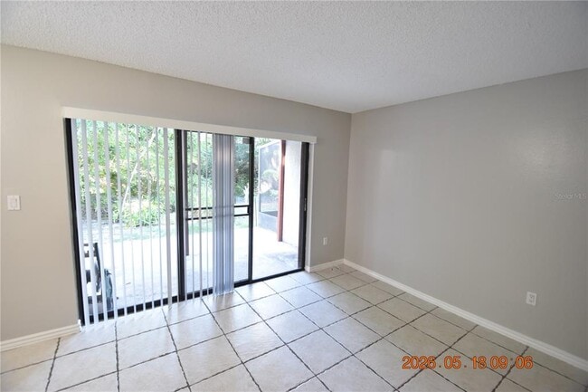 Building Photo - 625 Fairwood Forest Dr