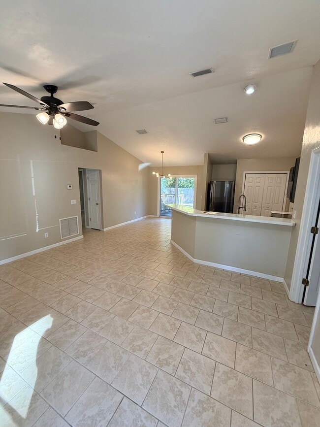 Building Photo - 279 SE Forest Terrace