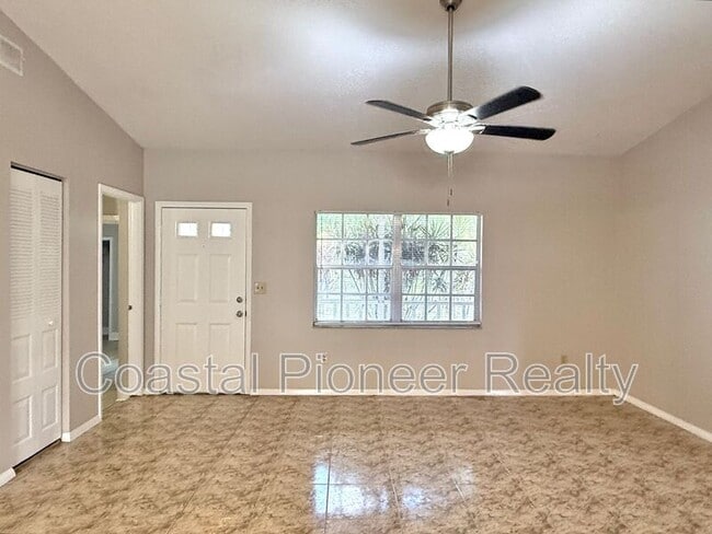 Building Photo - 5723 Kneeland Ln