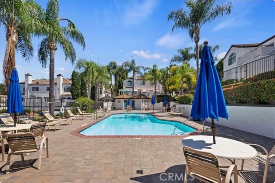 Building Photo - 13133 Le Parc