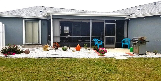 Building Photo - 22497 Glen Ave