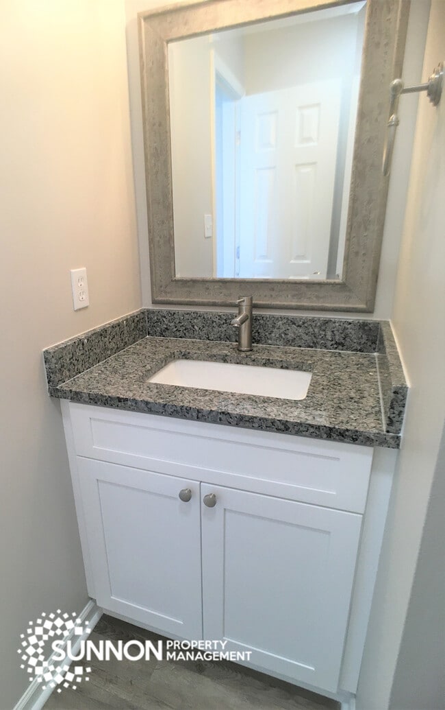 Building Photo - 4 Bed 2.5 Bath in Woodstone with Fenced Yard