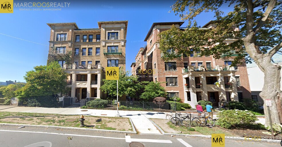 Primary Photo - 460 Park Dr