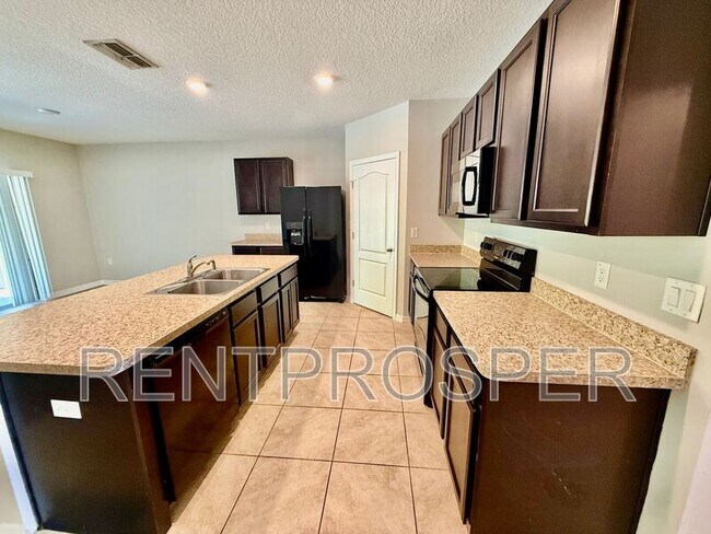 Building Photo - 930 Summer Glen Dr