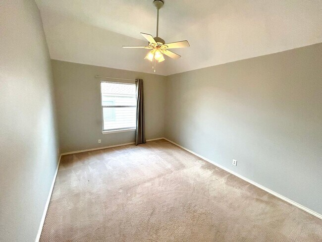 Building Photo - 8807 Brae Ridge Dr