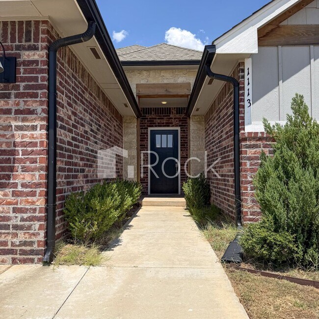 Building Photo - 1113 Magnolia Dr