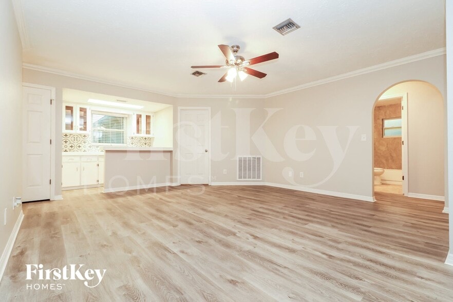 Building Photo - 7631 Tall Tree Ct