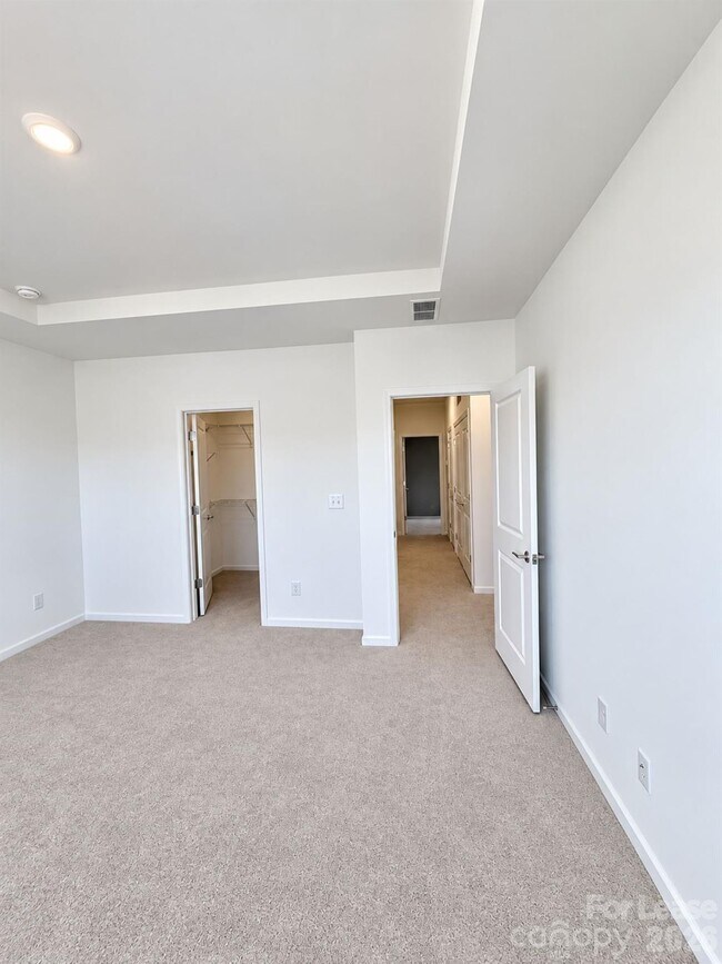 Building Photo - 3009 Rexton Ln