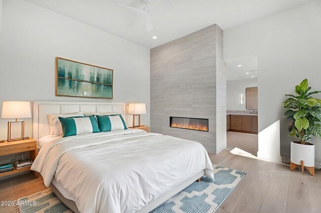 Building Photo - 6975 North 39th Pl