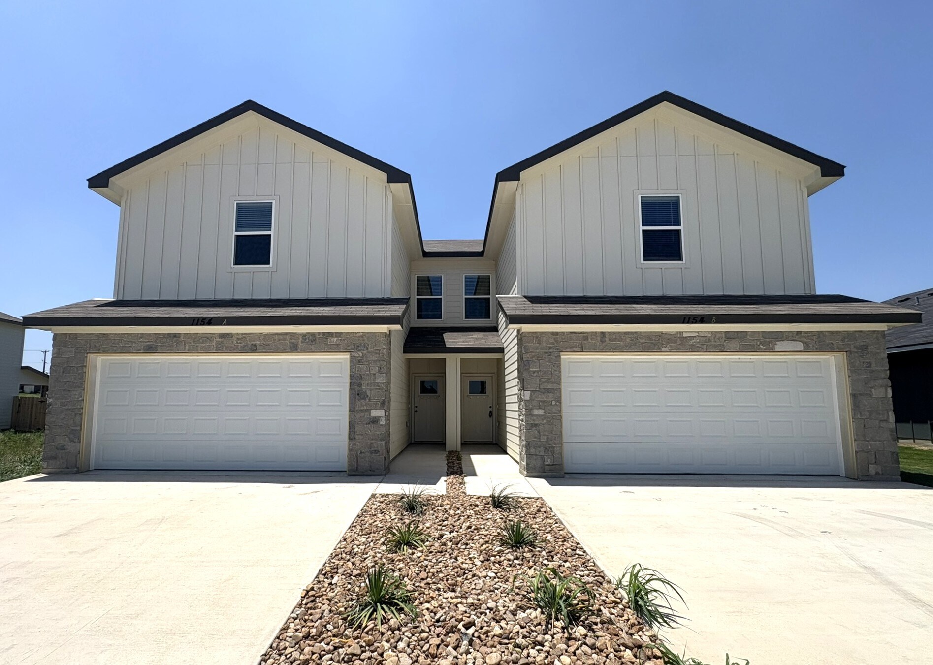 Building Photo - 1154 Lindsey Dr