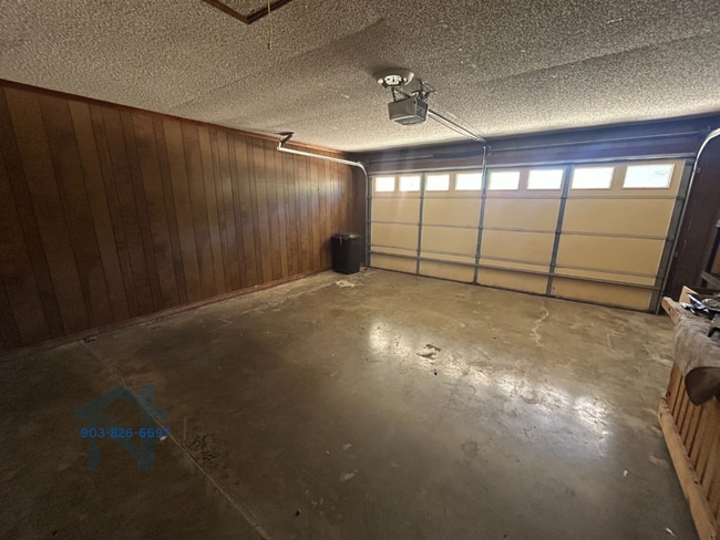 Building Photo - 203 Jeffrey Ln