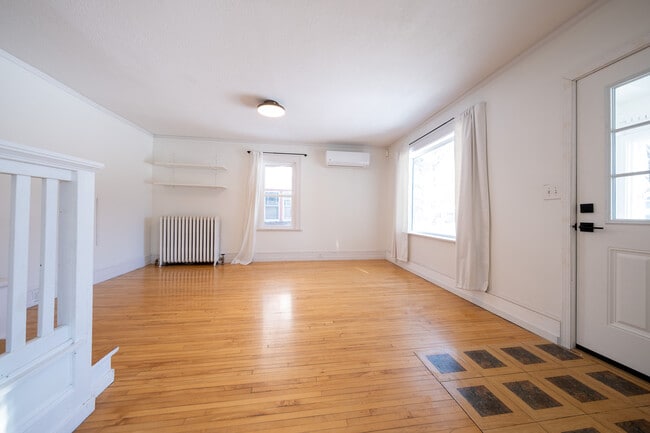 Building Photo - 3832 18th Ave S