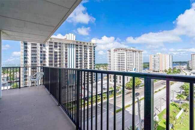 Building Photo - 2101 S Ocean Dr