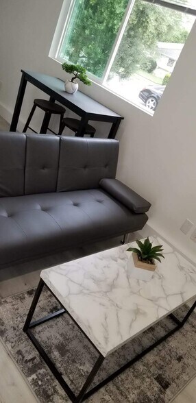 Building Photo - 6307 Calvin Ave