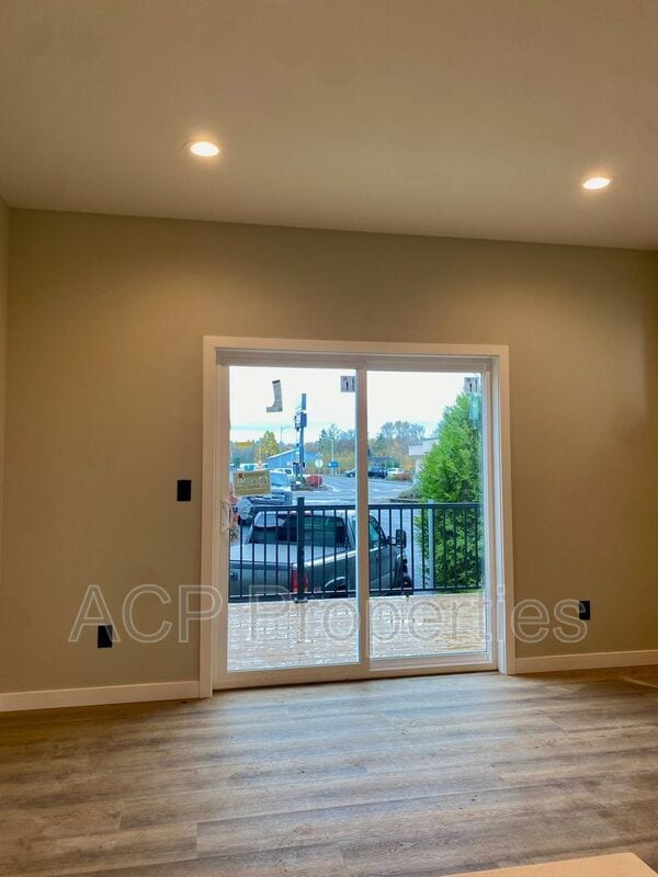 Building Photo - 110 Baker St