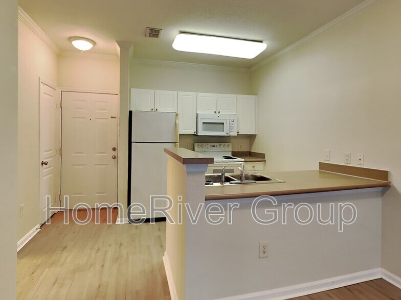 Building Photo - 9312 Crescent Loop Cir