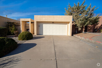 Building Photo - 10513 Camino Del Oso NE