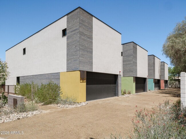 Building Photo - 1740 E Ocotillo Rd