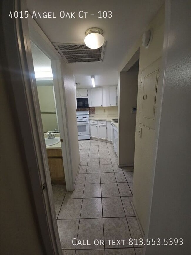 Building Photo - 4015 Angel Oak Ct