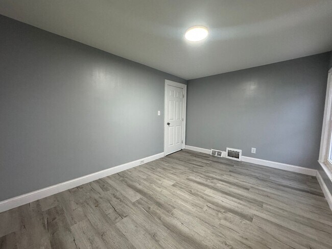 Building Photo - 414 N Bellinger St