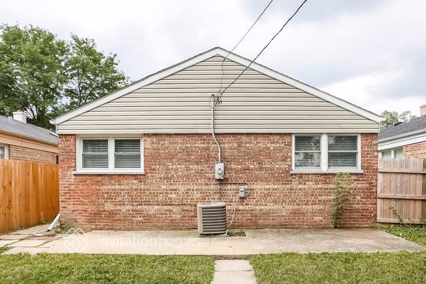 Building Photo - 3536 W 80th Pl