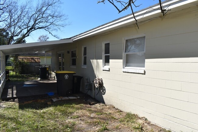 Building Photo - 4735 Redstone Dr