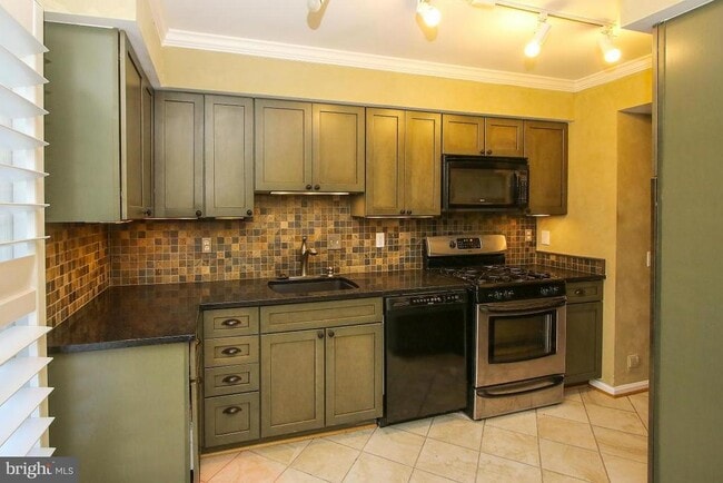 Building Photo - 153 Finale Terrace