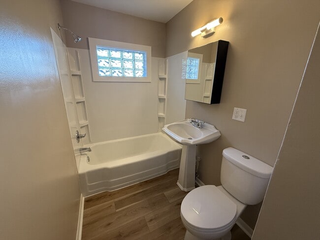 Building Photo - 8514 W 9th St N