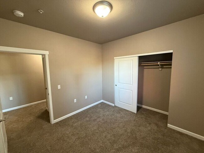 Building Photo - 4255 Hawthorne Ave NE